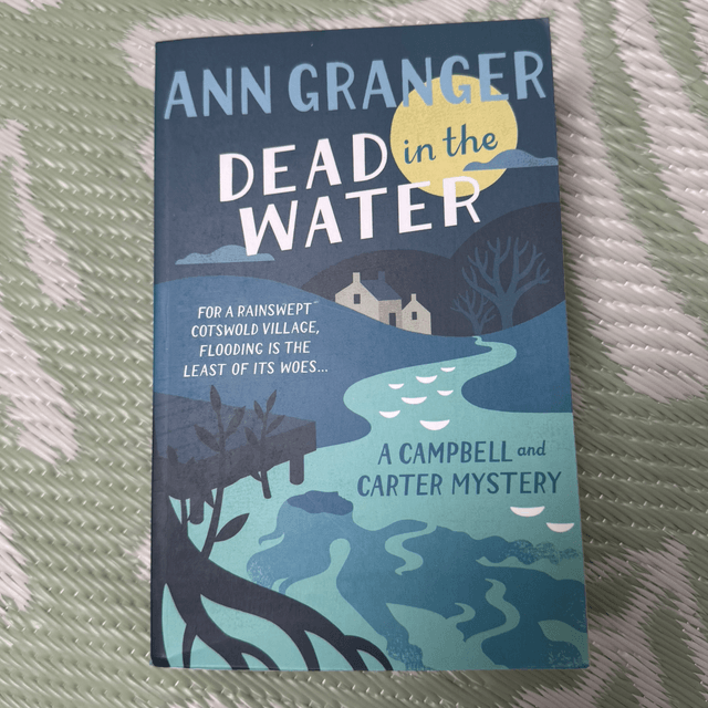 Dead in the water 