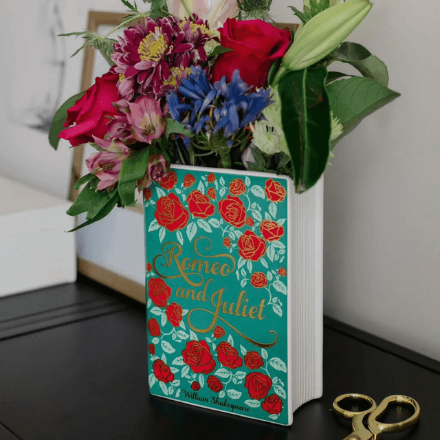 Romeo and Juliet vase 