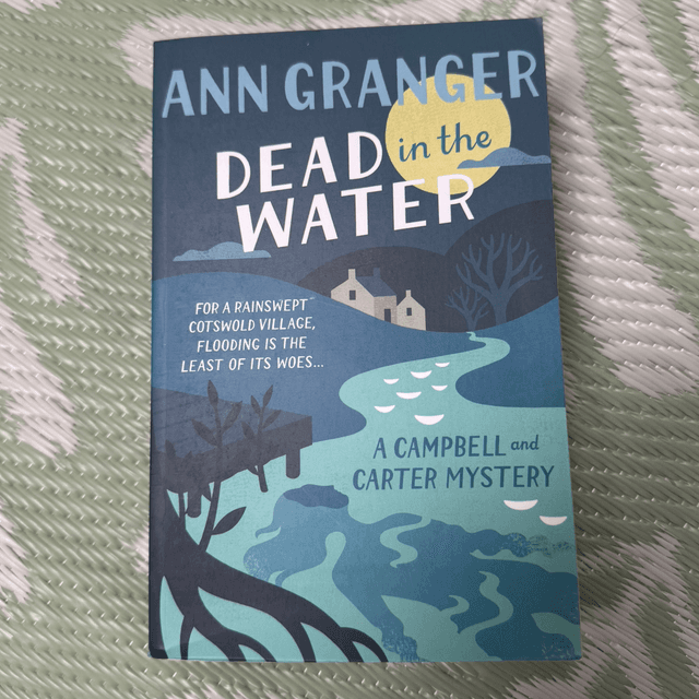 Dead in the water 