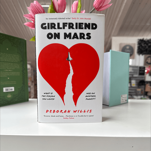 Girlfriend on mars 